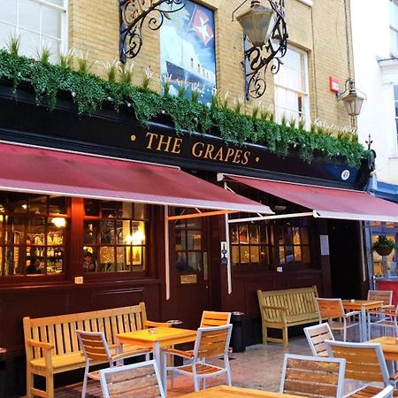 מלון סאות'המפטון The Grapes Pub מראה חיצוני תמונה